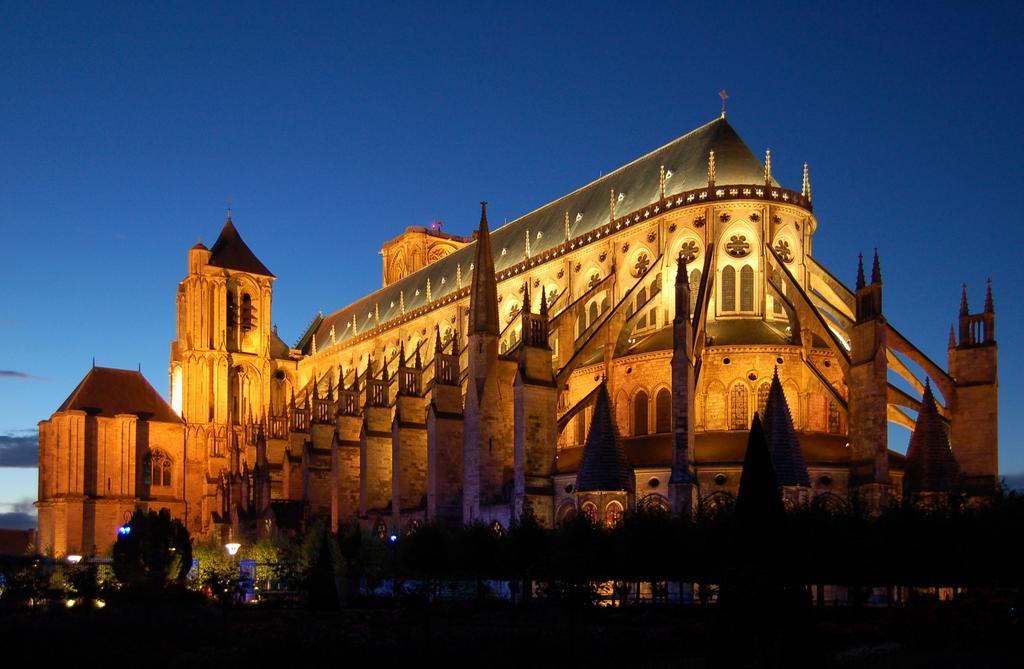 Campanile Bourges Nord - Saint-Doulchard Hotel Exterior photo